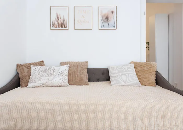 Renovated With Free Parking & Ac Апартаменти